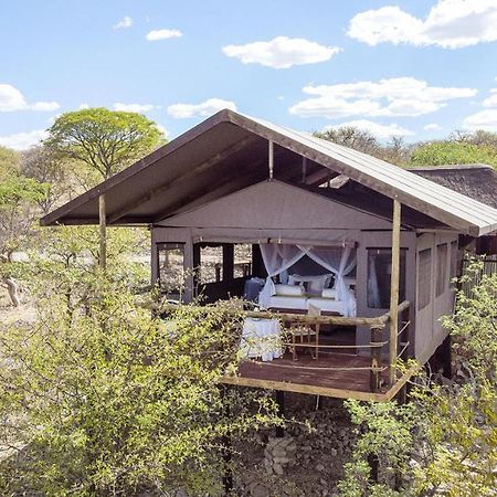 Eagle Tented Lodge & Spa Okaukuejo Bagian luar foto
