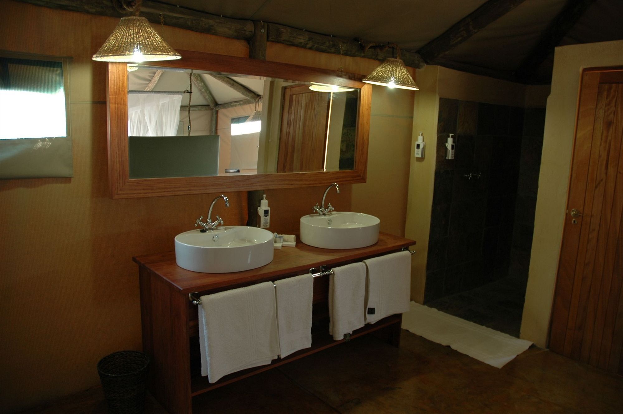 Eagle Tented Lodge & Spa Okaukuejo Bagian luar foto